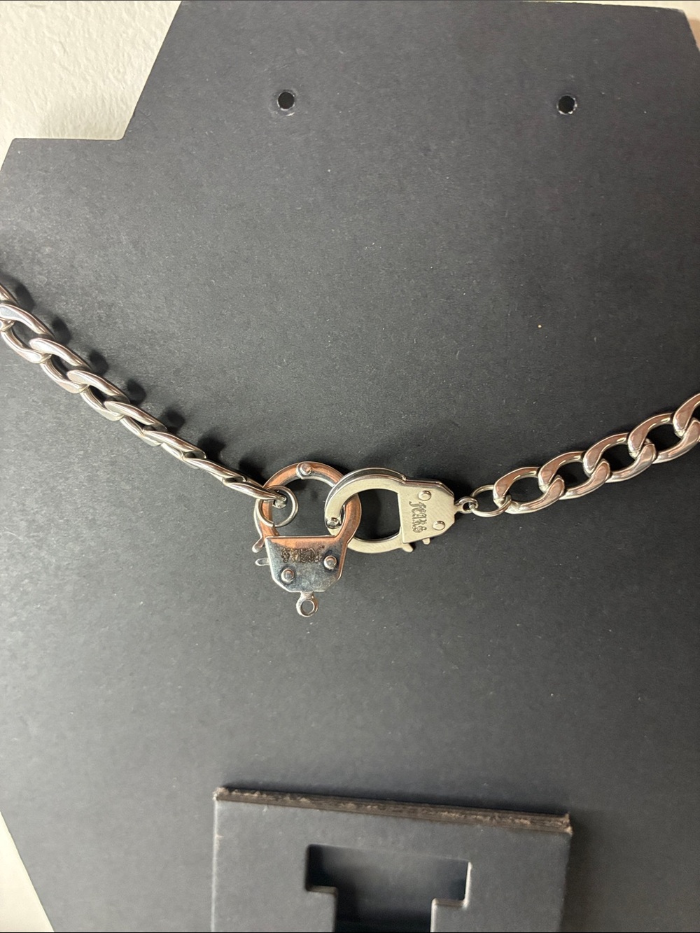 Chunky Silver Fear Handcuff 22” Stainless Steel Chain Necklace - Picture 12 of 12